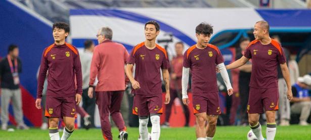 米兰体育app下载-重要比赛中球队实力尽显，角逐激烈