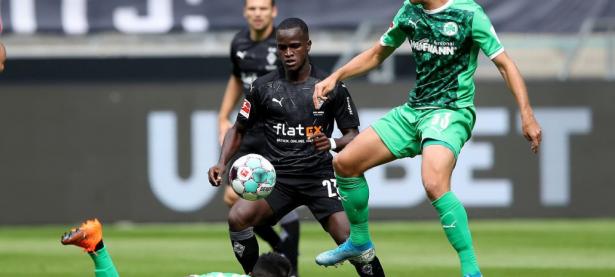 米兰体育平台-包含汉堡遭遇失球潮，保级前景不容乐观的词条