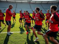 米兰体育app下载地址-西悉尼流浪者教练组强化体能训练，备战关键战