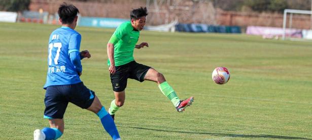 米兰体育直播-中国青年球员在国内锦标赛中崭露头角