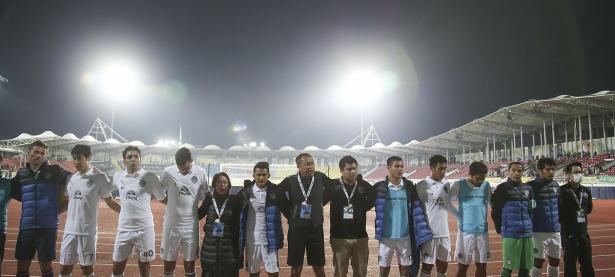 米兰体育登录-球队在比赛中体现出团结互助的团队精神