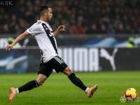 关于皮亚尼奇在社交媒体晒出训练照片，球迷期待他在新赛季的表现的信息