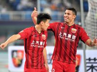 米兰体育娱乐-上海上港队员气势如虹，大获全胜