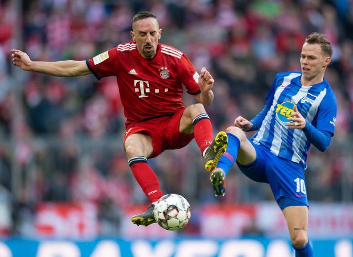 关于沙尔克客场险胜,争夺联赛头名焦灼的信息 关于沙尔克客场险胜,争夺联赛头名焦灼的信息