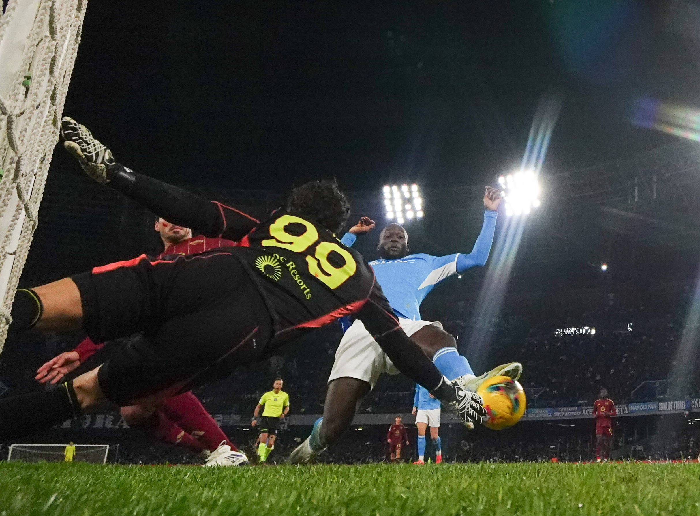 那不勒斯客场告捷，升至积分榜前列的简单介绍