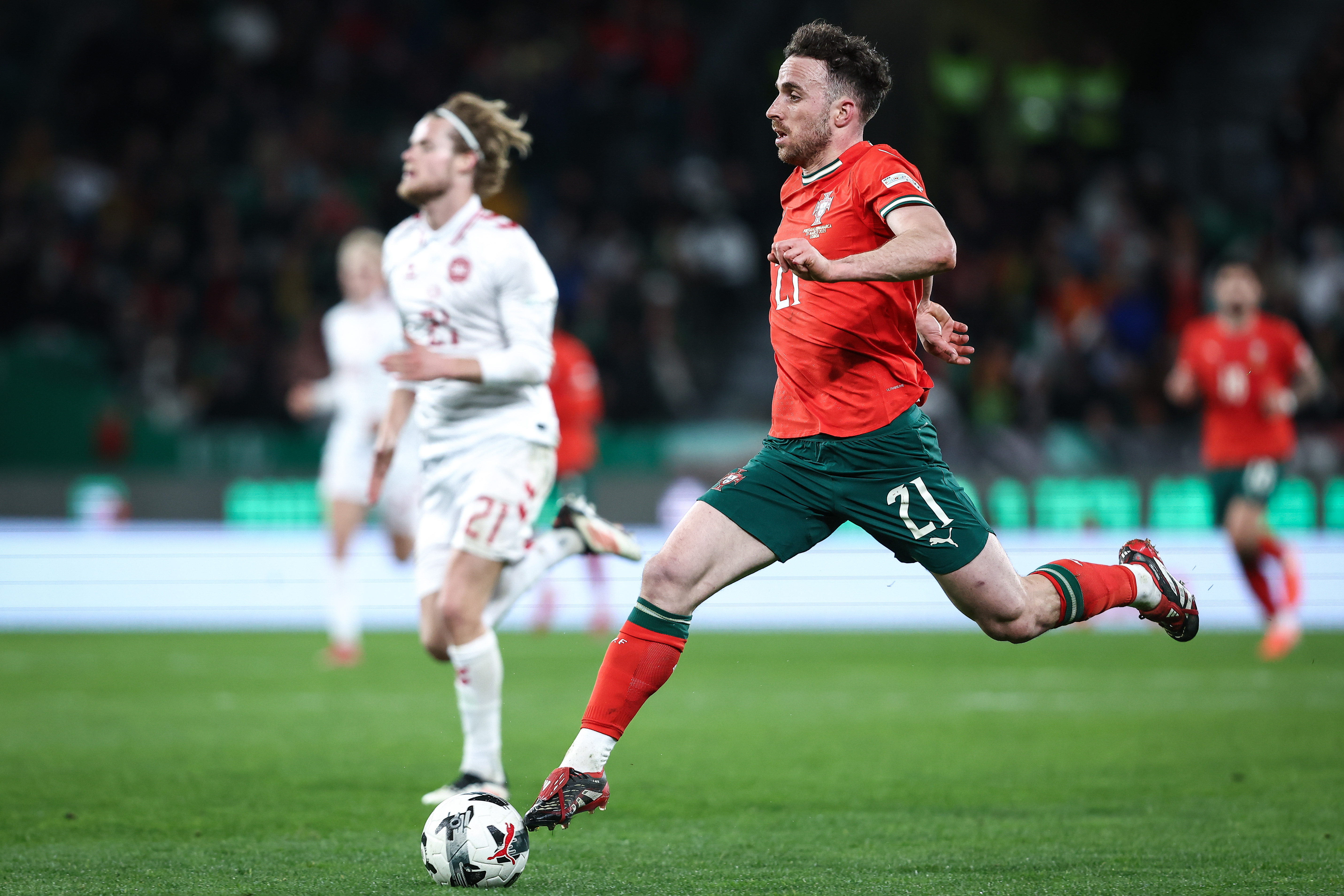 葡萄牙名将成为话题人物，晋级欧锦赛决赛