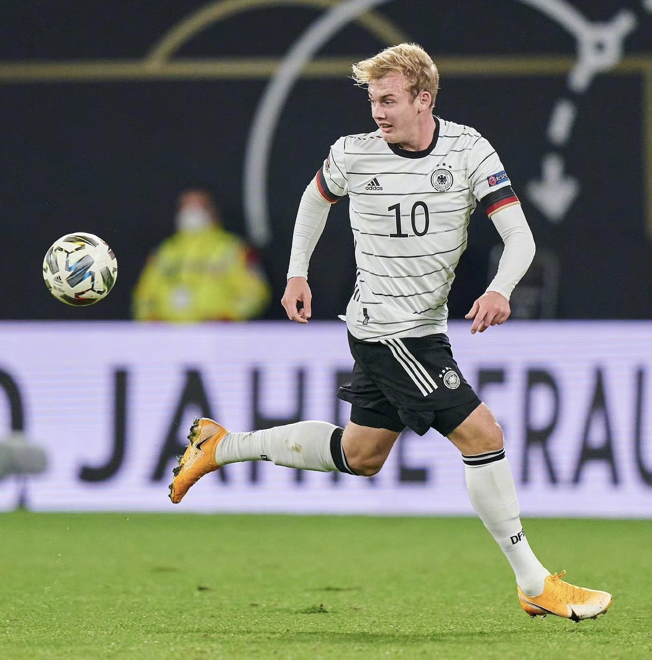 沃尔夫斯堡年轻球员获得国家队征召,成为焦点的简单介绍 沃尔夫斯堡年轻球员获得国家队征召,成为焦点的简单介绍