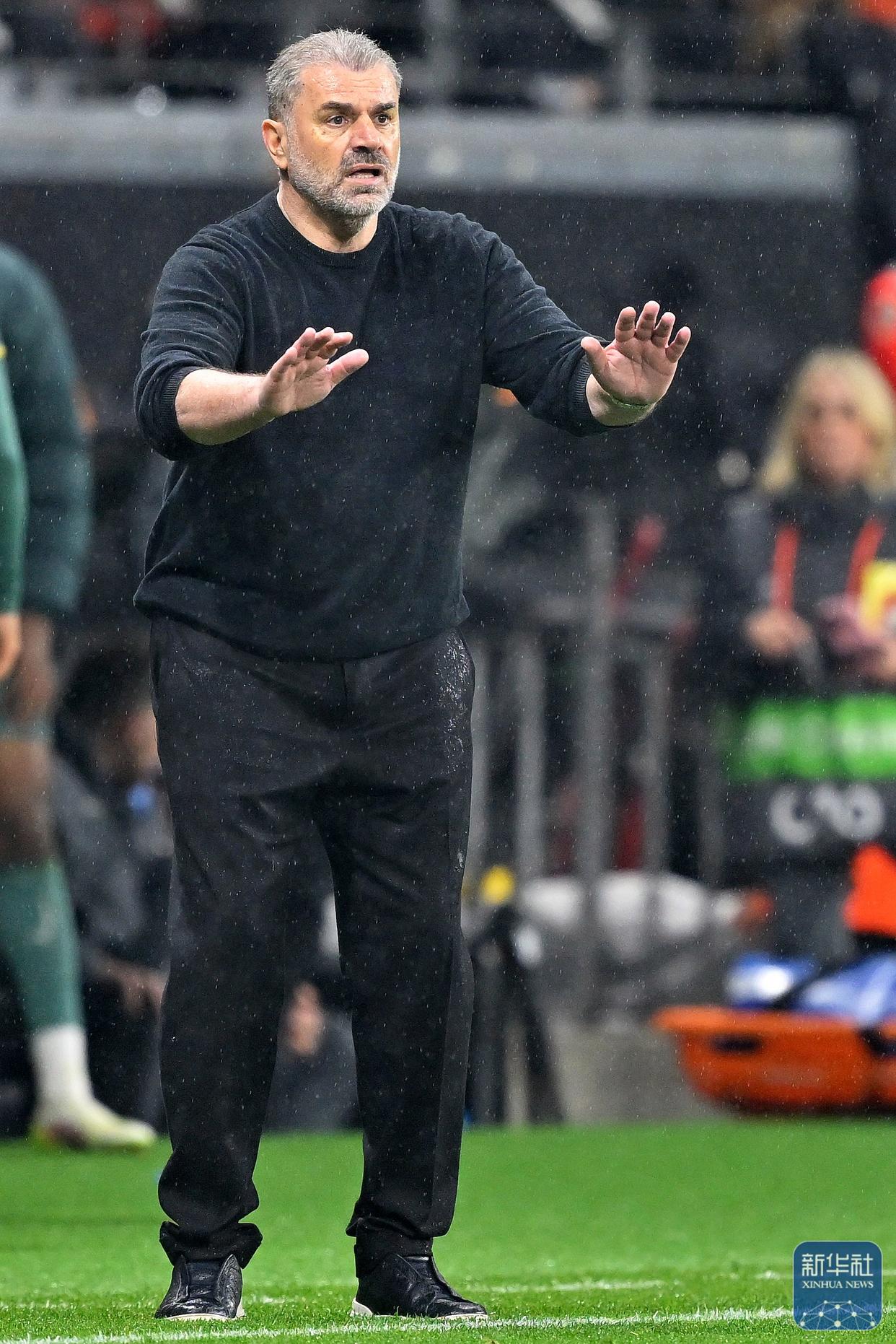 关于托特纳姆热刺边锋因伤提前退赛,球队换人应急的信息 关于托特纳姆热刺边锋因伤提前退赛,球队换人应急的信息