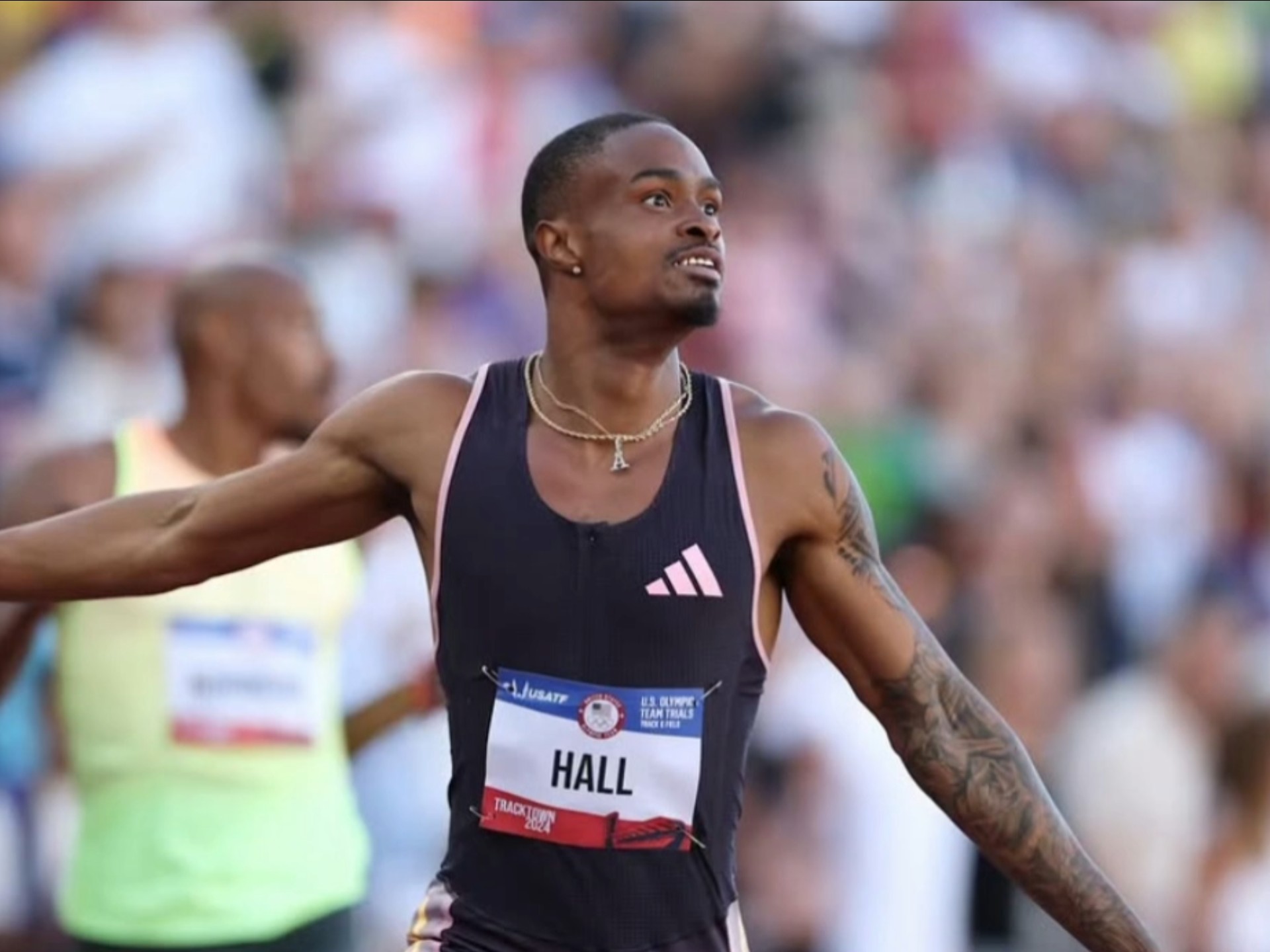 美国选手刷新项目最好成绩,夺得第一名 美国选手刷新项目最好成绩,夺得第一名