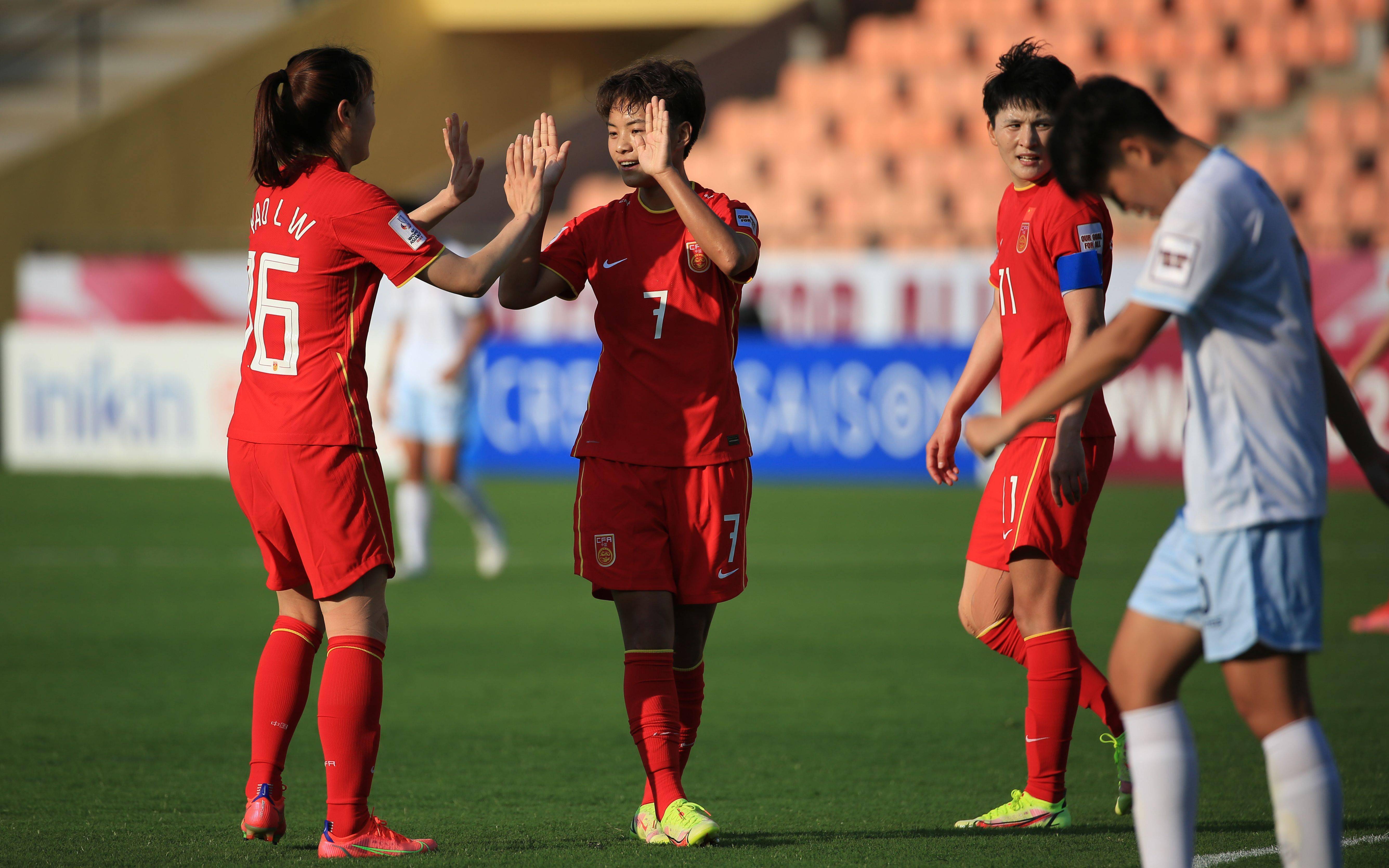 铿锵玫瑰!女足队员斗志昂扬 铿锵玫瑰!女足队员斗志昂扬