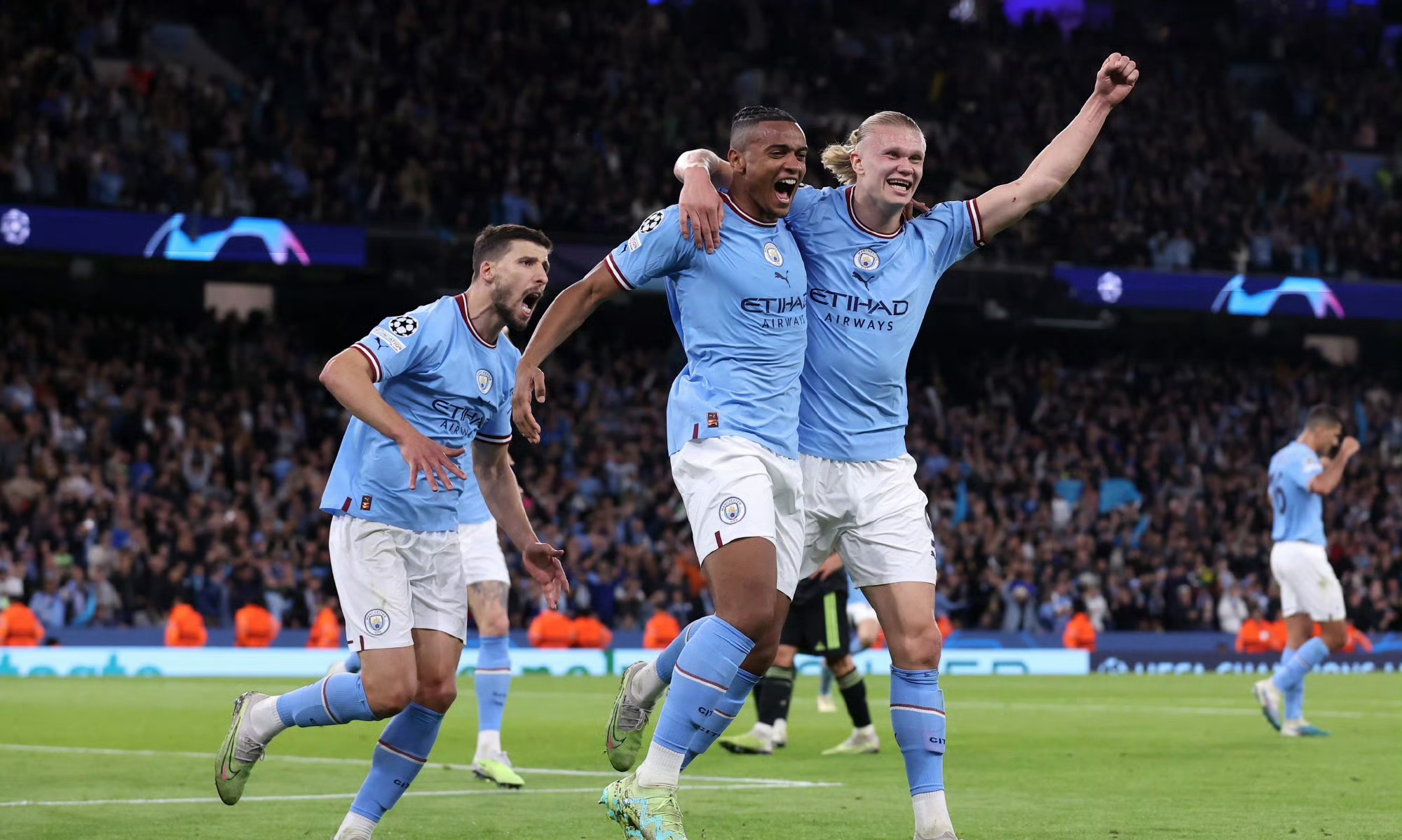 包含曼城客场失误频频,主力中场射门偏离的词条 包含曼城客场失误频频,主力中场射门偏离的词条