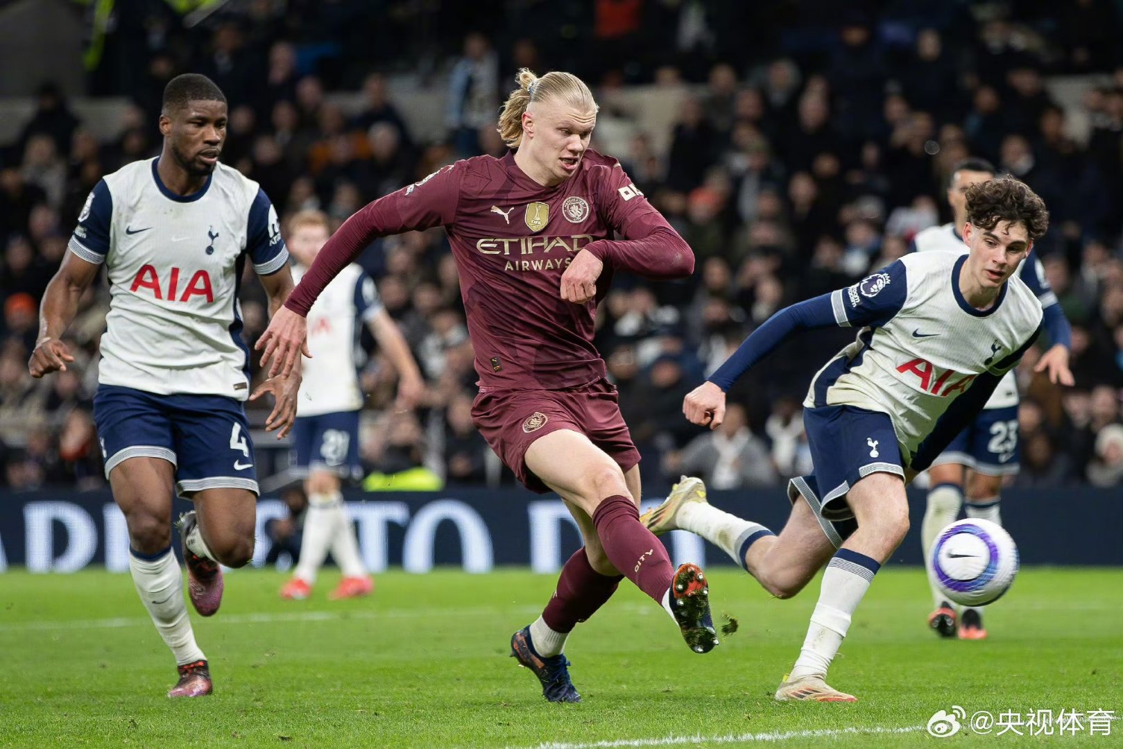 包含曼城客场失误频频,主力中场射门偏离的词条 包含曼城客场失误频频,主力中场射门偏离的词条