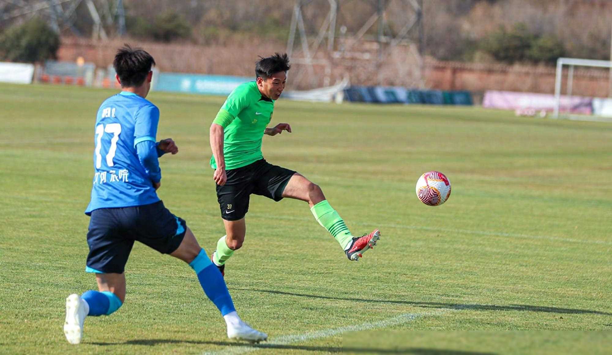 中国青年球员在国内锦标赛中崭露头角 中国青年球员在国内锦标赛中崭露头角