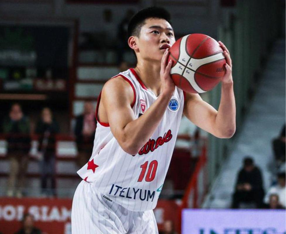 中国青年球员在国内锦标赛中崭露头角 中国青年球员在国内锦标赛中崭露头角