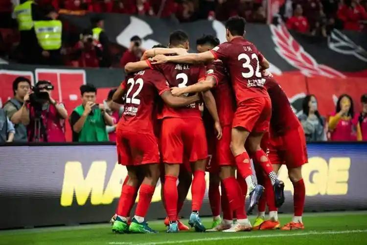 爱尔兰队奋勇作战,取得意外欧锦赛胜利的简单介绍 爱尔兰队奋勇作战,取得意外欧锦赛胜利的简单介绍