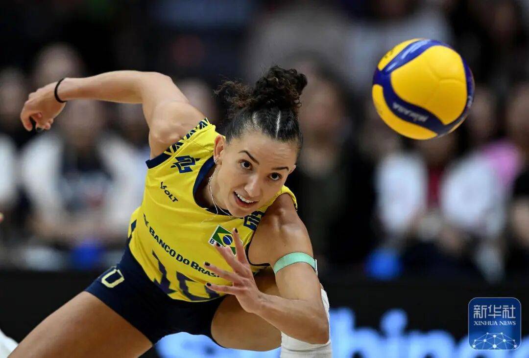 巴西代表团在排球比赛中取得胜利 巴西代表团在排球比赛中取得胜利