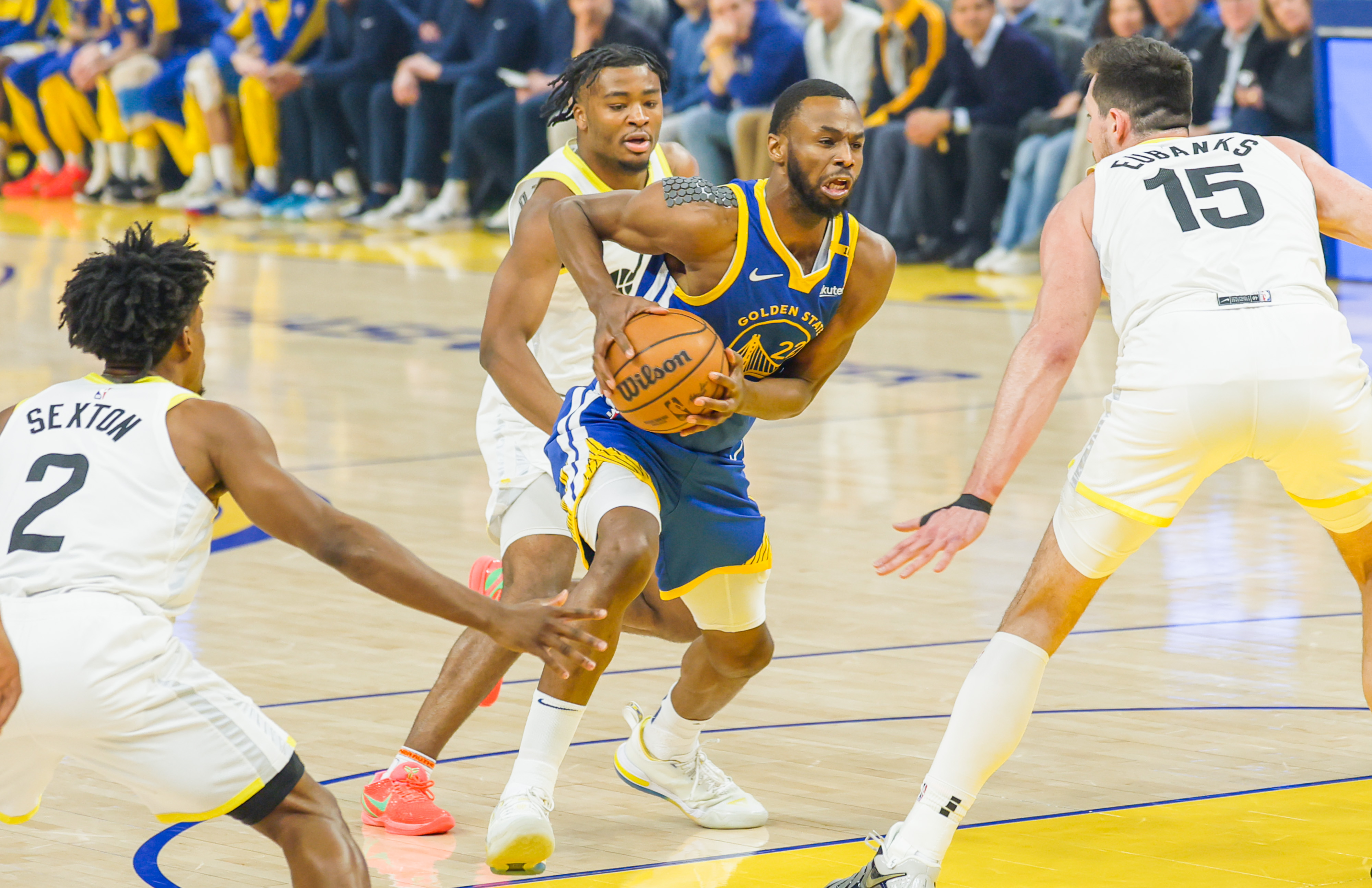 勇士不敌爵士,遭遇两连败 勇士不敌爵士,遭遇两连败